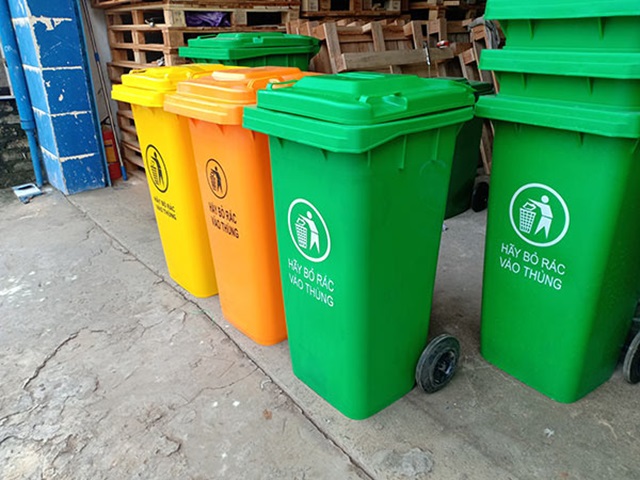 Thùng rác công cộng 120l được sử dụng rộng rãi ở nhiều nơi